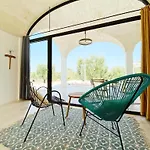 Гостевой дом Trulli Paradise - Con Piscina Privata 4*
